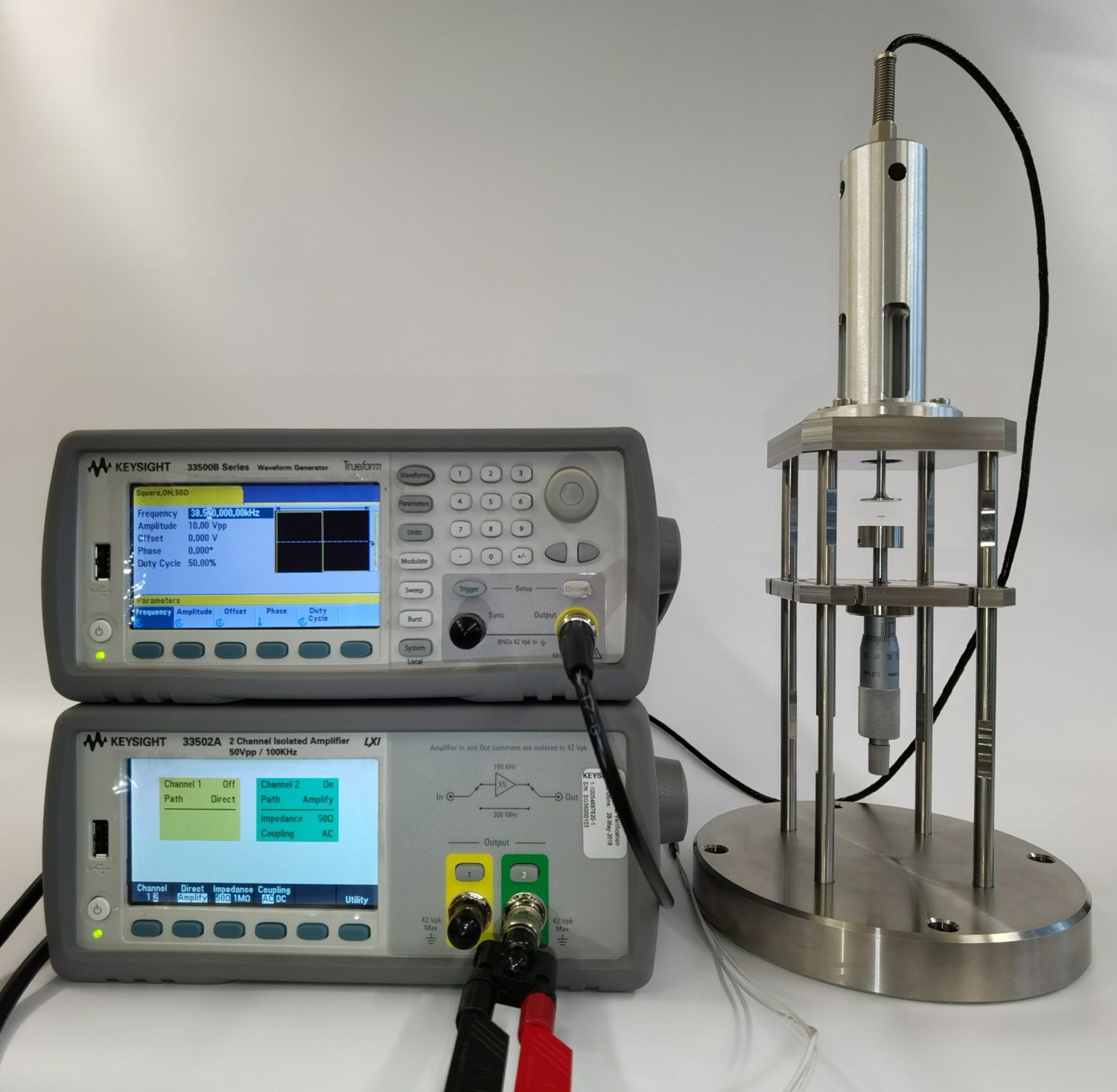 L200 与 Keysight 信号发生器、隔离放大器组成的完整系统