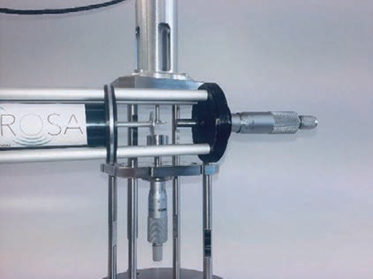 L200X 声悬浮腔体与千分尺测微头特写